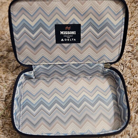 Missoni × Delta Navy Chevron cosmetic travel case - Picture 5 of 5